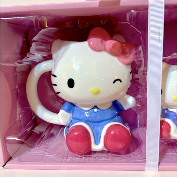 🎀Hello Kitty Mug Set - Picture 3 of 6